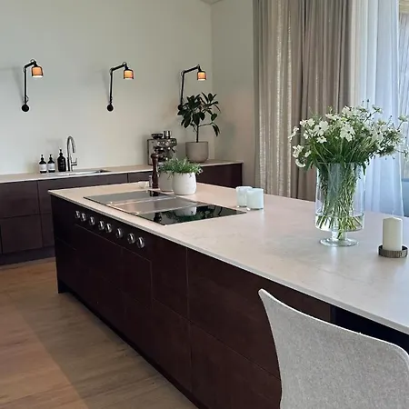 Seaside Villa With View Of The Sunnmore Villa